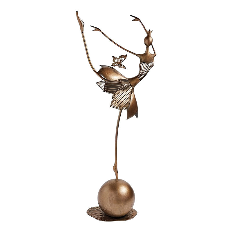 Charmante figurine de jardin dansante