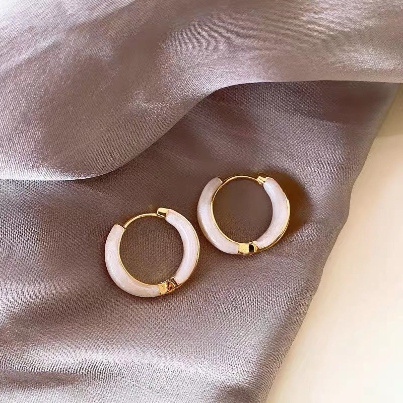 Boucles d'oreilles élégantes et à la mode