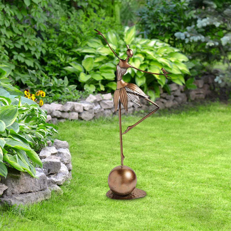 Charmante figurine de jardin dansante