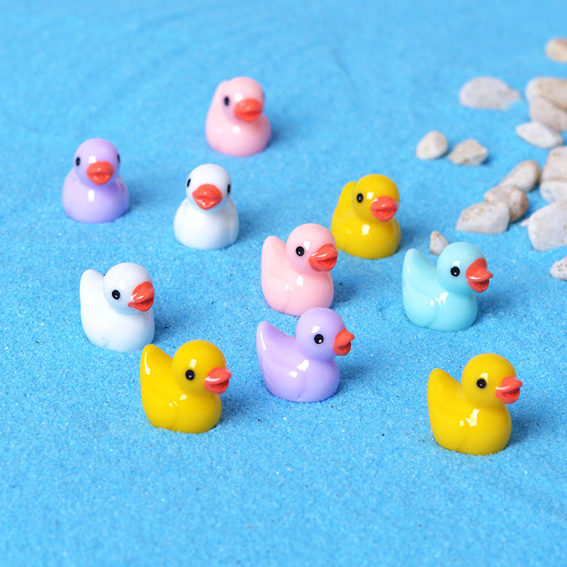 Petits canards en résine
