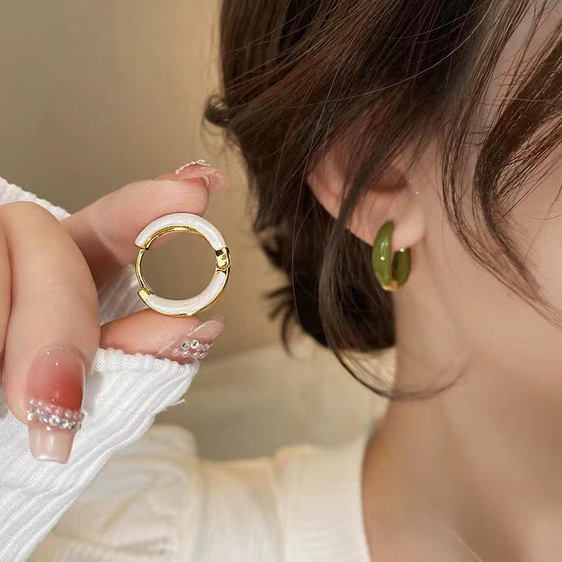Boucles d'oreilles élégantes et à la mode